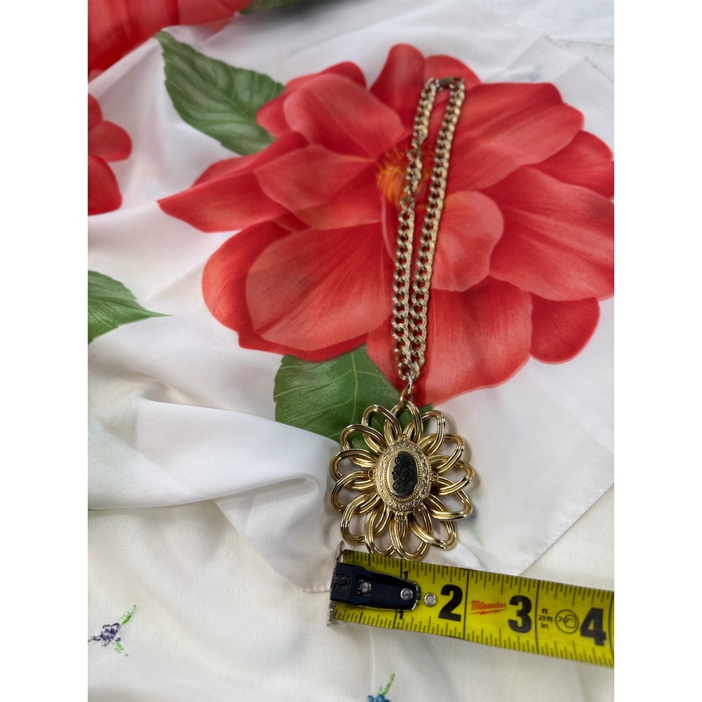 Vintage Gold Tone Flower Statement Necklace Black Cabochon Pendant Chain - Picture 7 of 8